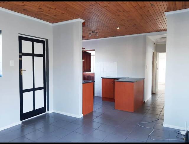 3 BEDROOM HOUSE RENTED IN CHARLO